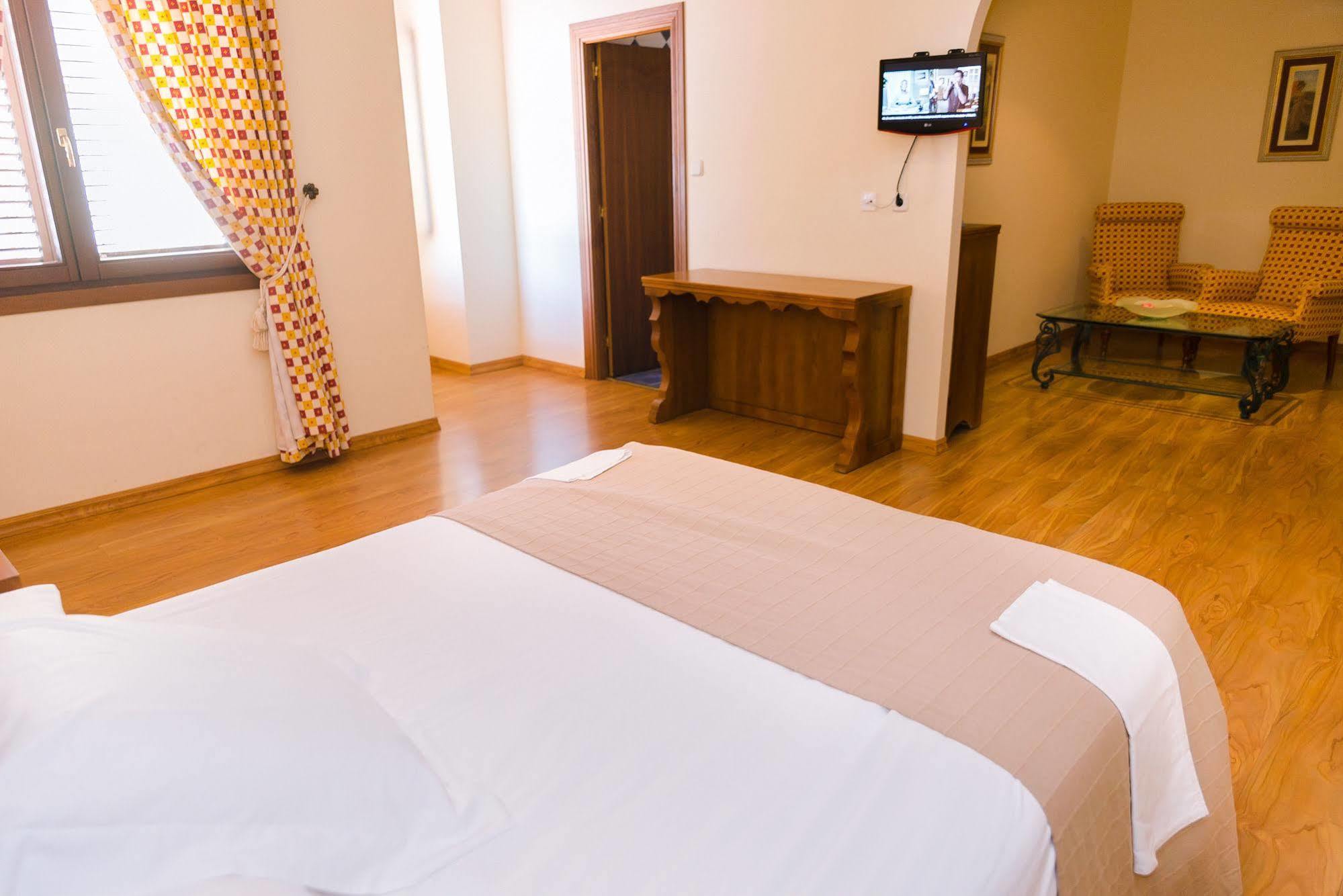 Complejo Hostelero Paladium Villamartín Exteriör bild