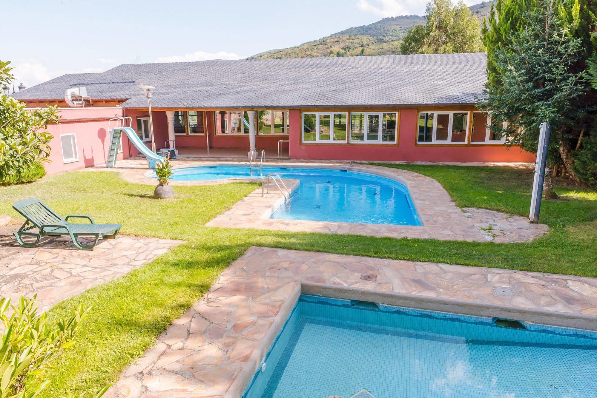 Complejo Hostelero Paladium Villamartín Exteriör bild
